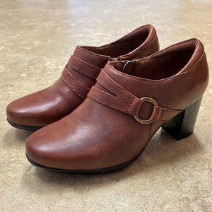 Women's Clarks Emslie Side Platform Heel Brown Bendable Leather Shoes 7 1/2